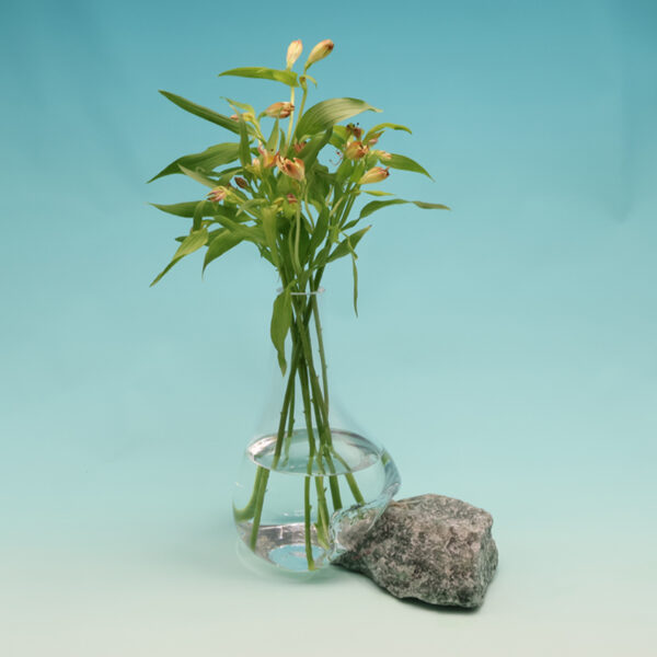 Beautiful Vase on Green Strawberry Stone GE-L238 - Image 2