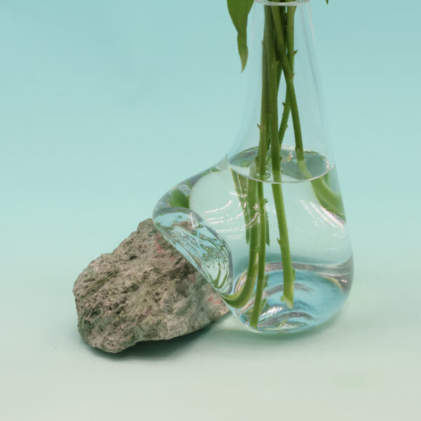 Beautiful Vase on Greentranslucent Limestone GE-M238 - Image 4
